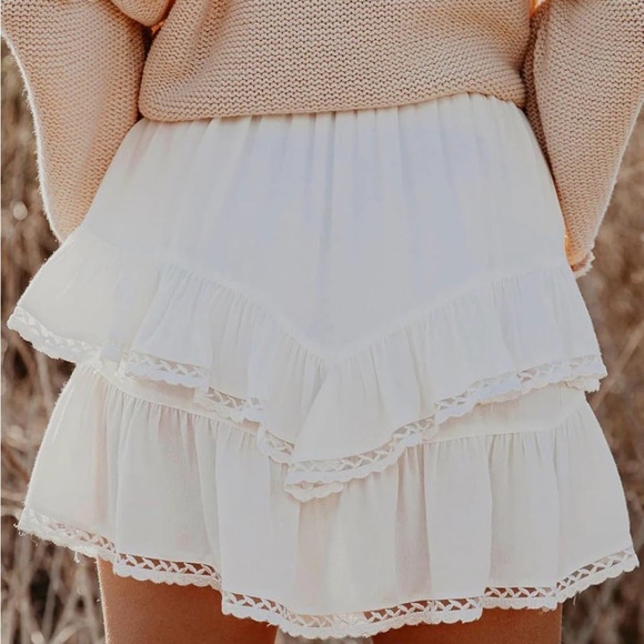 High Wasted. White Layered Ruffle Skirt Skort - Picture 2 of 3